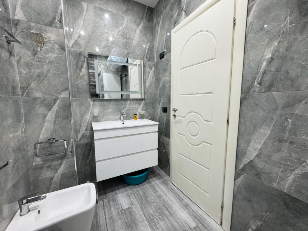 APARTAMENT 3+1 PER QIRA NE FRESK
