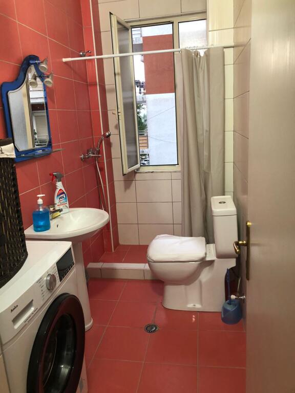 Jepet me qira apartament 2+1+2 në Misto Mame, Tiranë!
