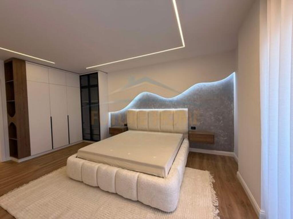In vendita, Appartamento 2+1+2, Via Kosovareve, Tirana.