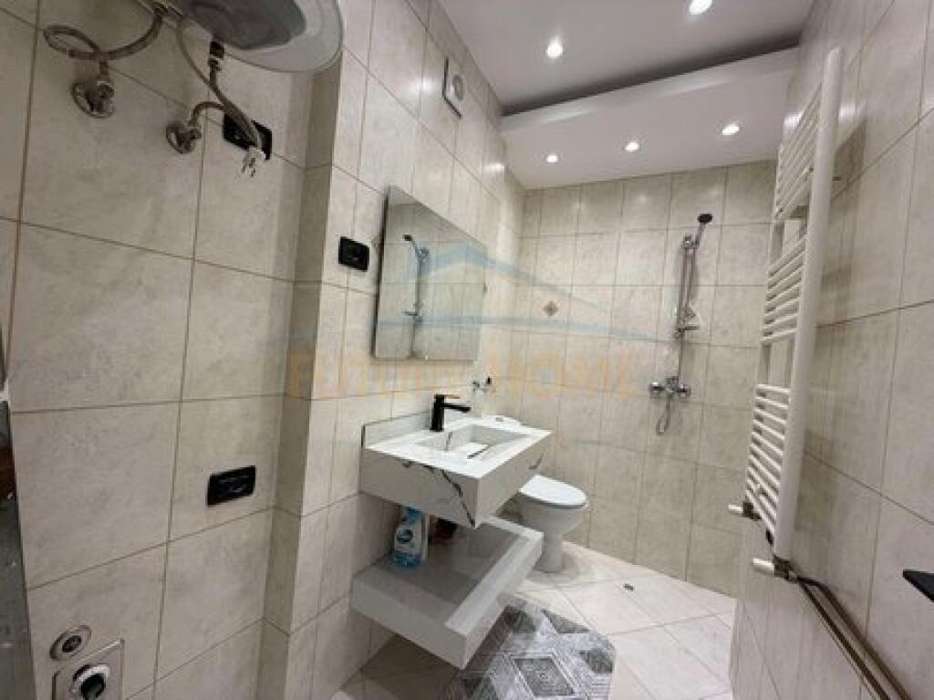 In vendita, Appartamento 2+1+2, Via Kosovareve, Tirana.