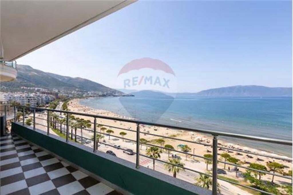 Apartament - Për Shitje - Rruga Reshat Osmani, Vlorë