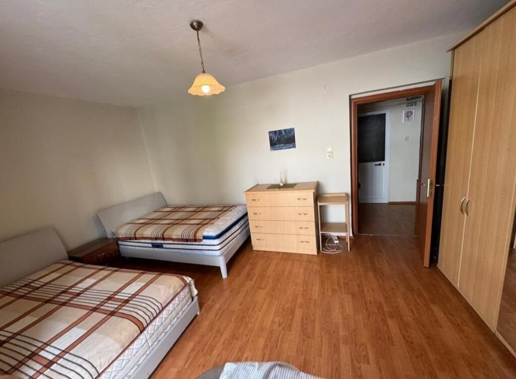 APARTAMENT ME QIRA 2+1+ANEKS -RRUGA "FADIL RADA" (PAZARI I RI)