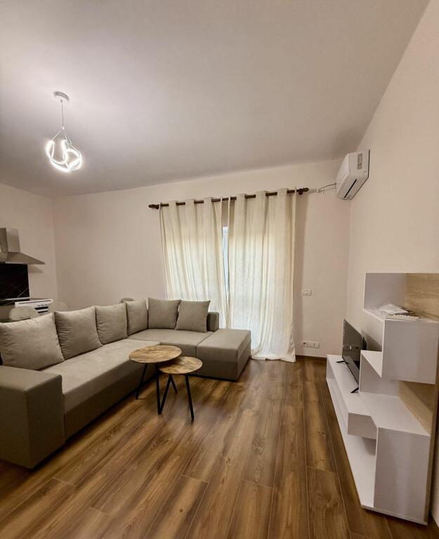 Jepet me qera apartament 1+1 ne qender te Tiranes