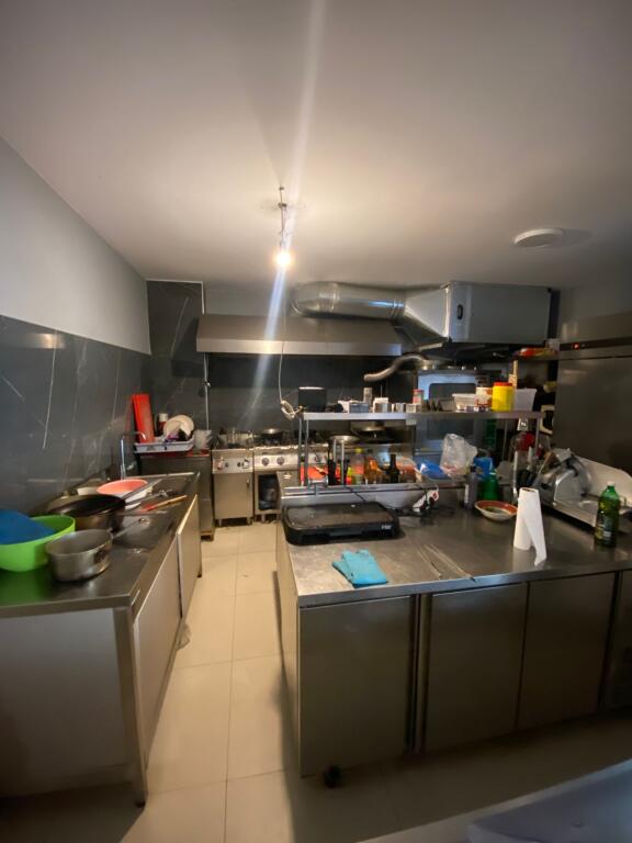 Business premises Bar-Restaurant for sale at the Paris Commune/50,000 euros
