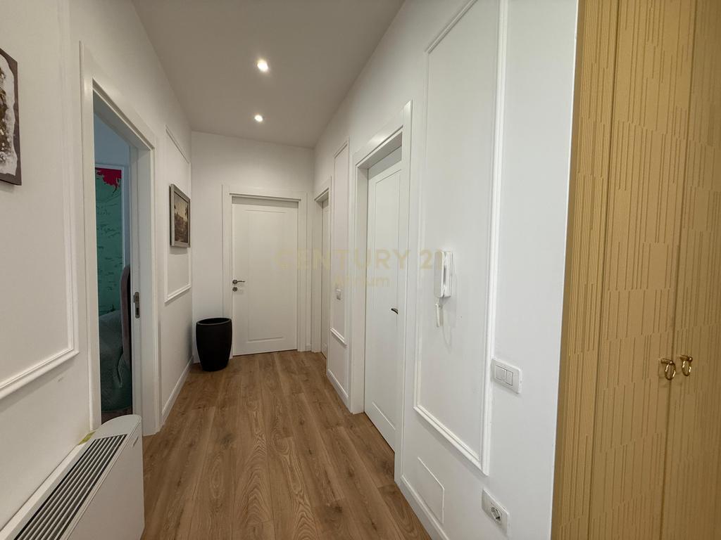 Vendesi appartamento 2+1+2+deposito+2 balconi nel complesso asl ! 300.000 €