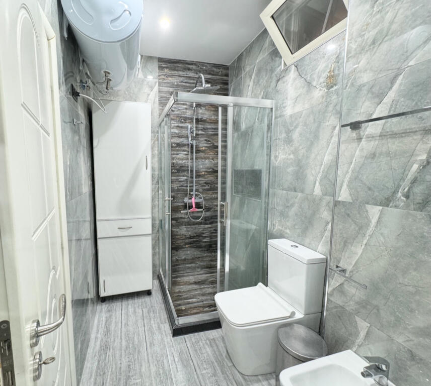 APARTAMENT 3+1 PER QIRA NE FRESK
