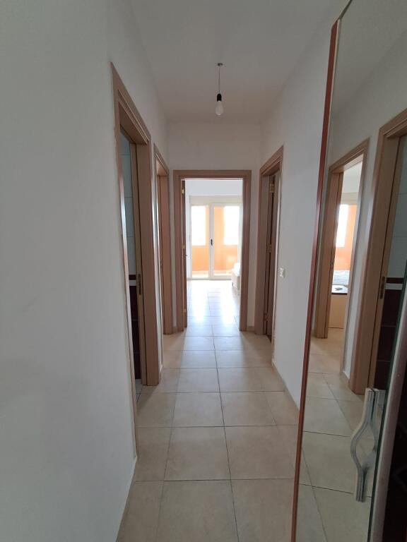 SHITET APARTAMENT 2+1+2 tualete+2 ballkone 📍 Kompleksi Rotondo – Plazh Plepa, Durrës