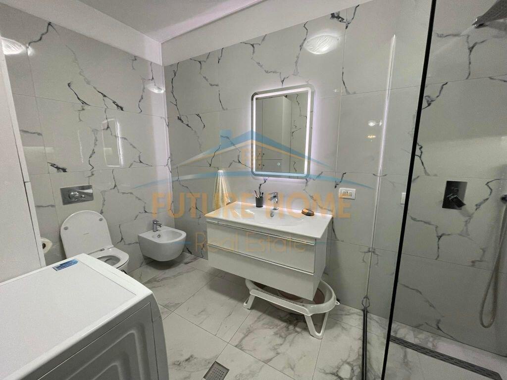 Jepet me qira 2+1 ASTIR VILA L 52.000 lekë