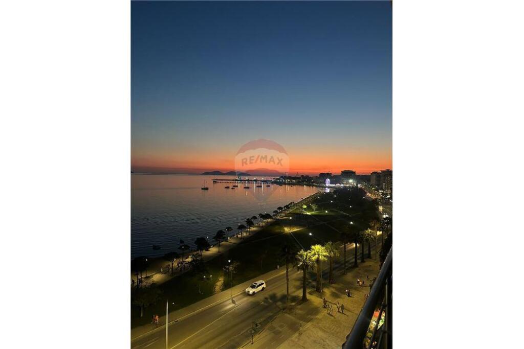 Apartament - Për Shitje - Rruga Reshat Osmani, Vlorë