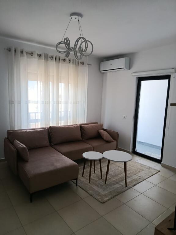 Apartment for rent near Vila Gold. Rr Dibres. 480€