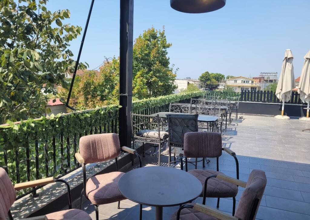 Super locale in affitto a Lapraka