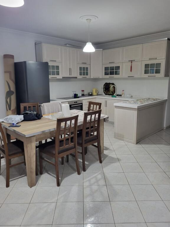 📣 QERA Apartament 2+1 Me 2 Tualete 📍 Rruga "5-Maji" ✨