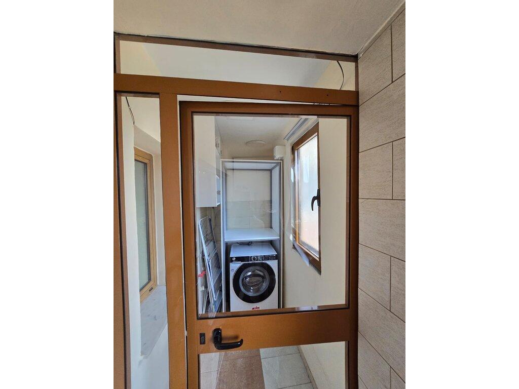 Jepet me Qira Apartament 1+1 pranë ish-Stacionit të Trenit – 600 € / Muaj