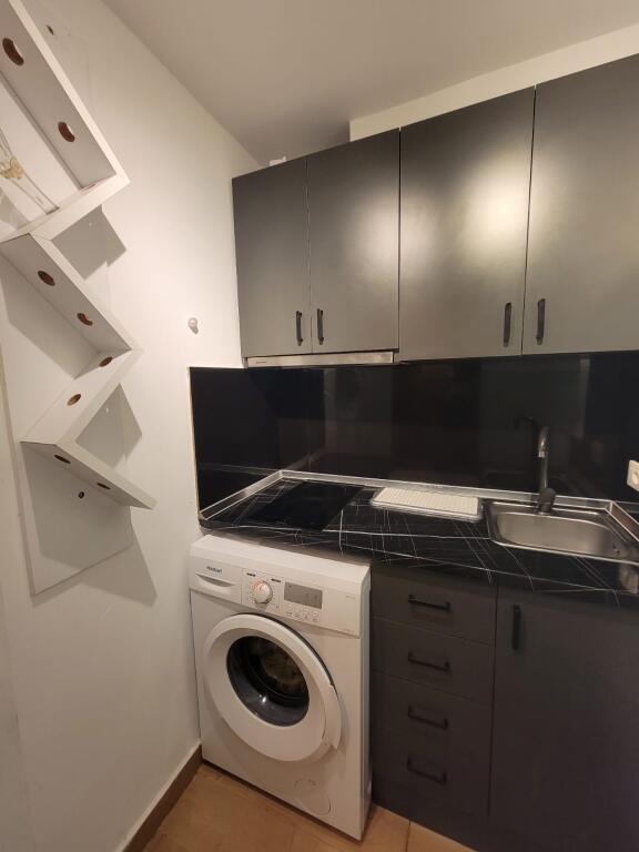 Studio apartment for rent in the Municipality of Paris