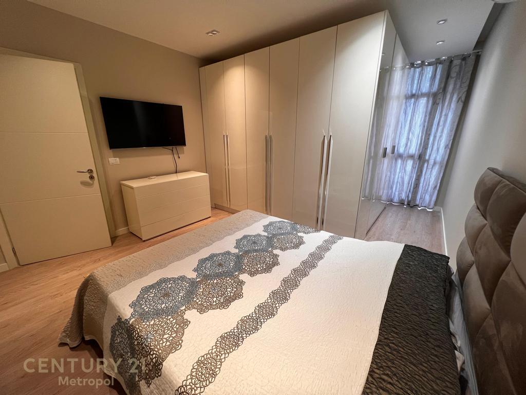 🏢 Jepet me Qira Apartament 3+1+2 – Kompleksi Prestige, Tiranë