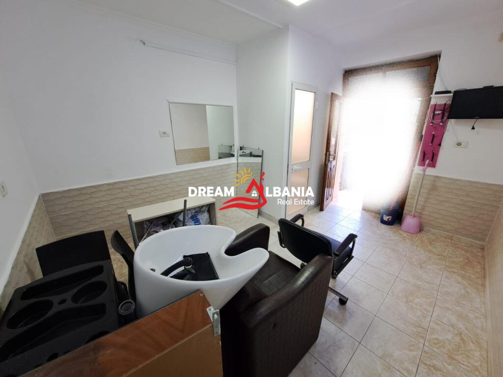 Negozio in affitto in via Asim Vokshi di fronte a Harry Fultz a Tirana (ID 4271942)