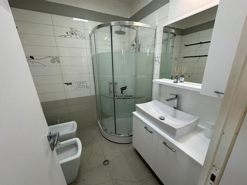 APARTAMENT ME QERA 3+1 PAZARI I RI 79.000 LEKE