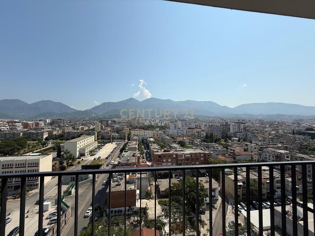 Vendesi appartamento 2+1+2+deposito+2 balconi nel complesso asl ! 300.000 €