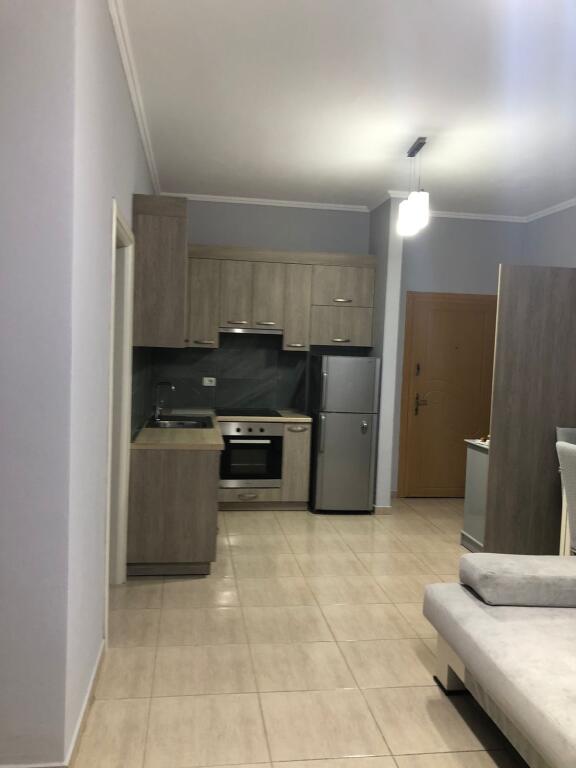 Jepet me qira apartament 2+1+2 në Misto Mame