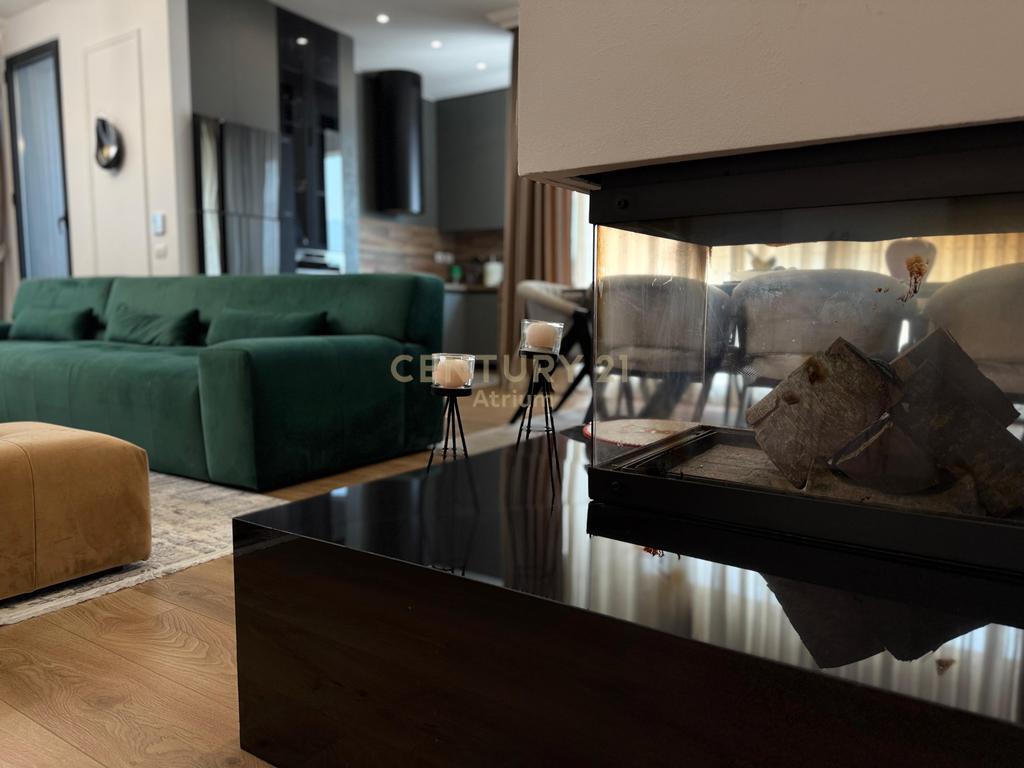 Vendesi appartamento 2+1+2+deposito+2 balconi nel complesso asl ! 300.000 €