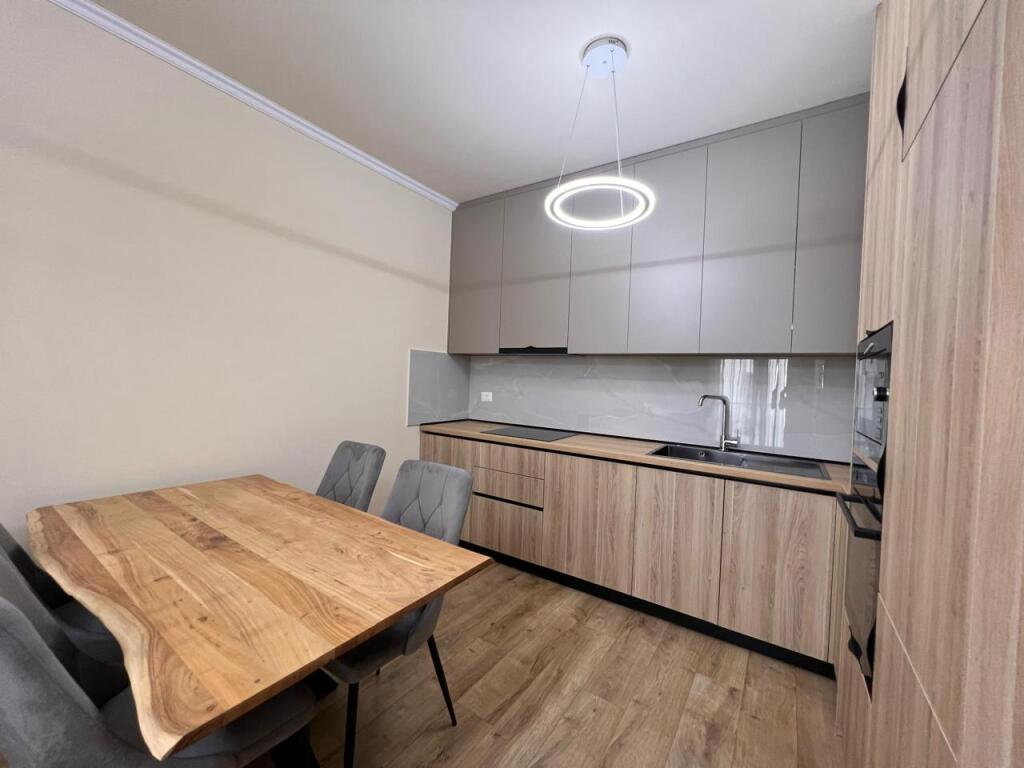 qira apartament modern 1+1 me post parkimi  liqeni i thate