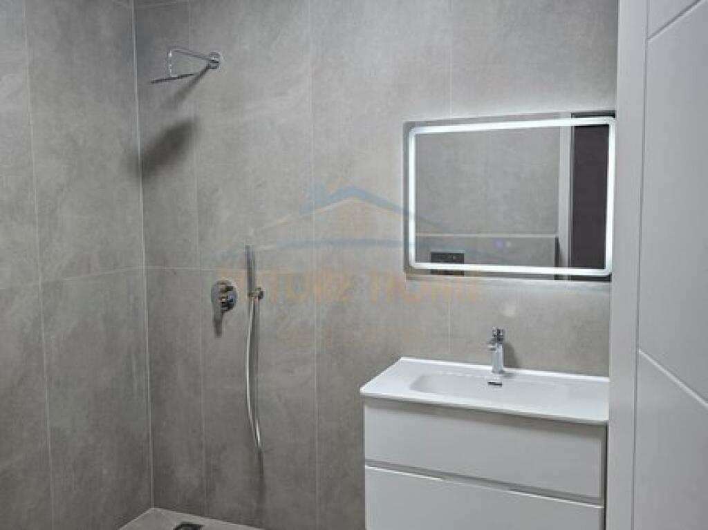 Qera, Apartament 2+1+2, Vasil Shanto, ish Uet, Tiranë