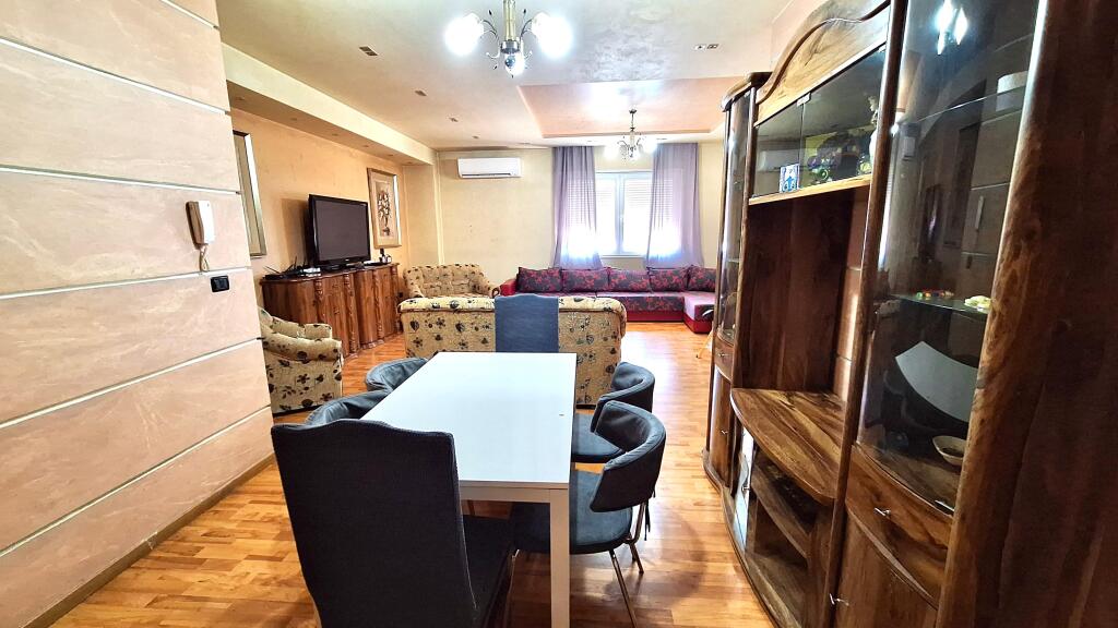 ✨Affittasi: Appartamento 2+1+2wc &amp; 1 Grande Balcone || 📍Via Bardhyl, Scuola Andon Zako Cajupi || 550€/ Mese ✨