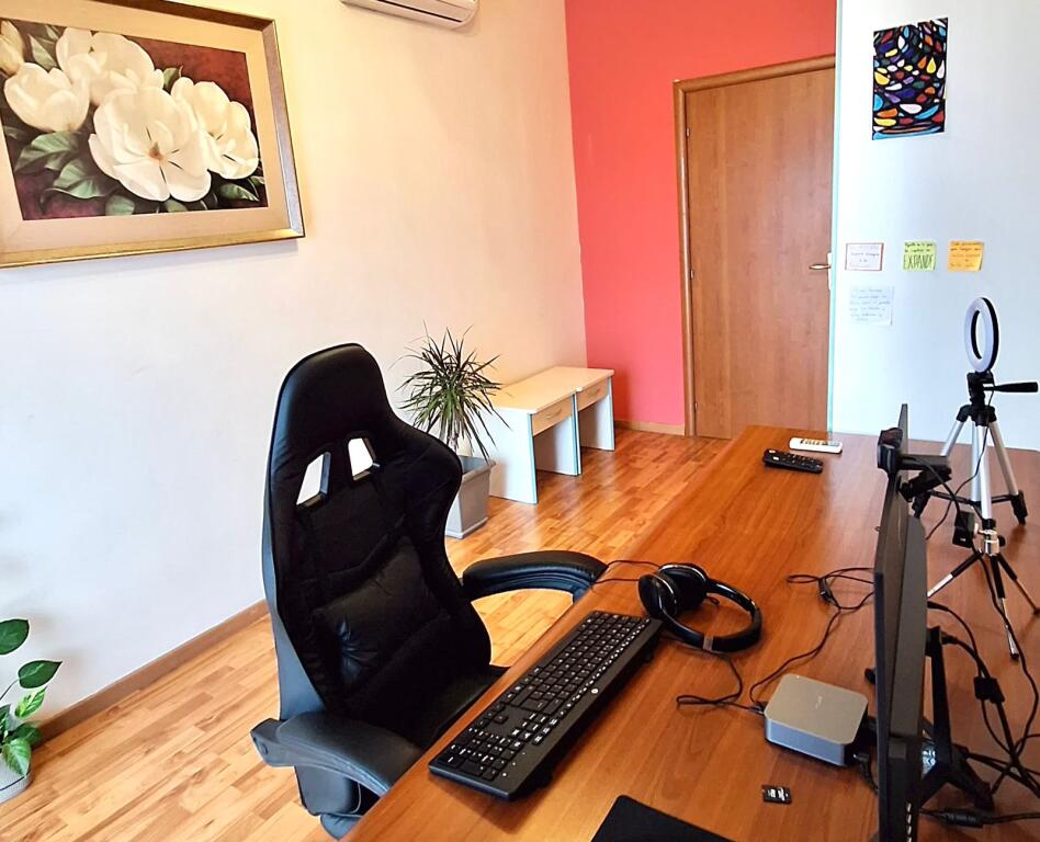 ✨Affittasi: Appartamento 2+1+2wc &amp; 1 Grande Balcone || 📍Via Bardhyl, Scuola Andon Zako Cajupi || 550€/ Mese ✨