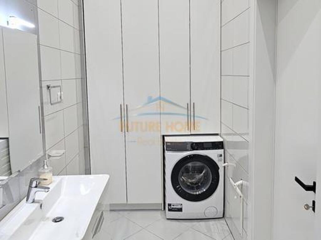 Shitet, Apartament 3+1+2, Liqeni i Thate, Tirane