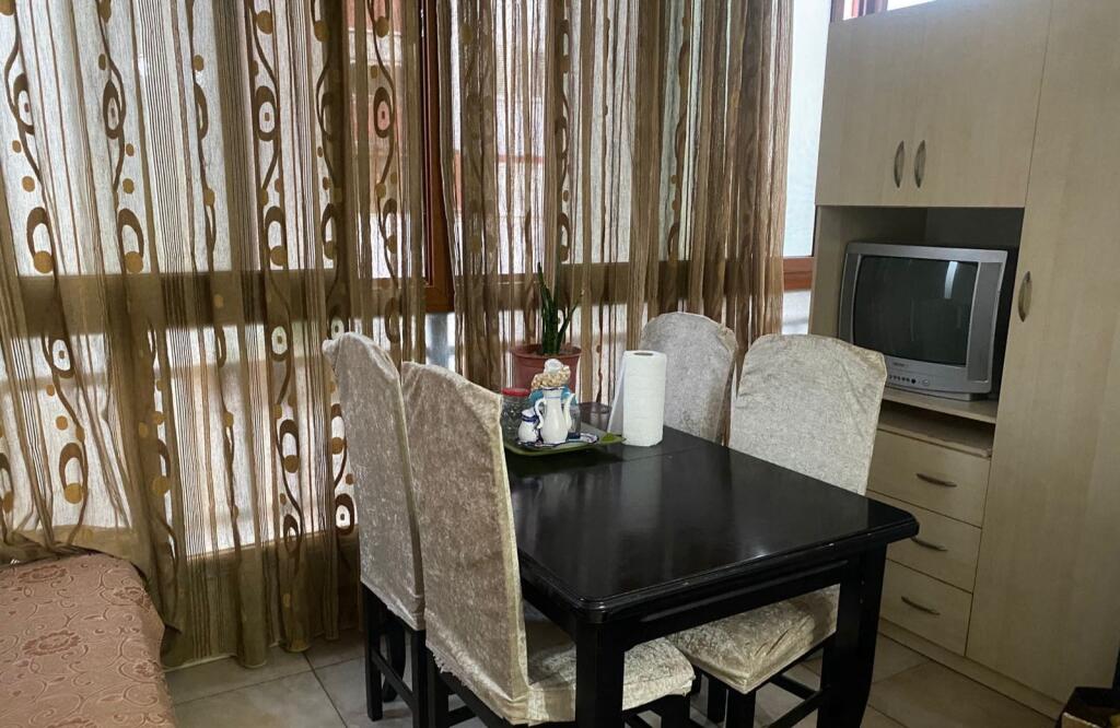 Jepet Me Qera Apartament 1+1+1 Ballkon