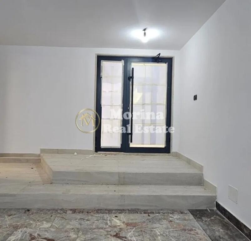 Affitto, Locale Commerciale, Via Sami Frashri, 370 euro/mese