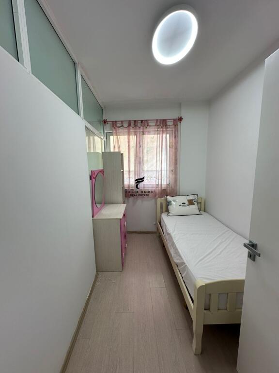 APARTAMENT ME QERA 3+1 PAZARI I RI 79.000 LEKE