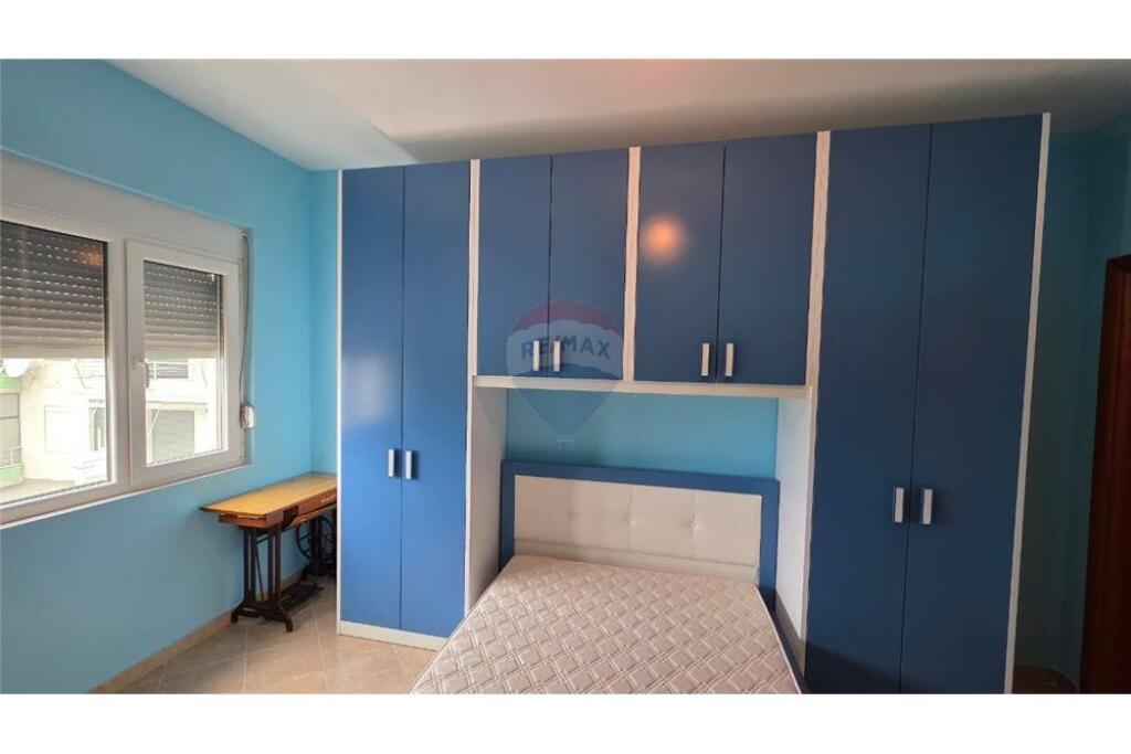 Apartament - Për Shitje - Rruga Reshat Osmani, Vlorë