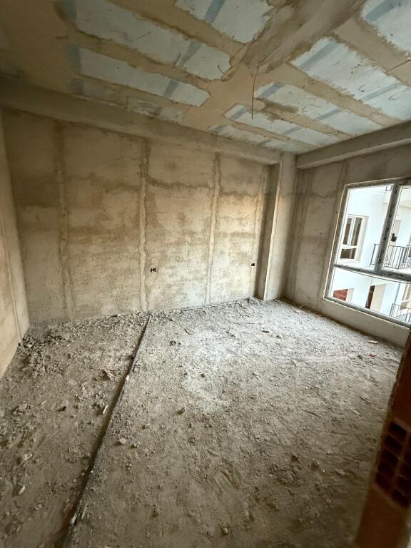 Okazionn! Apartament ne shitje tek Rruga e Dibres/Amerikan 2 (99,000 Euro)