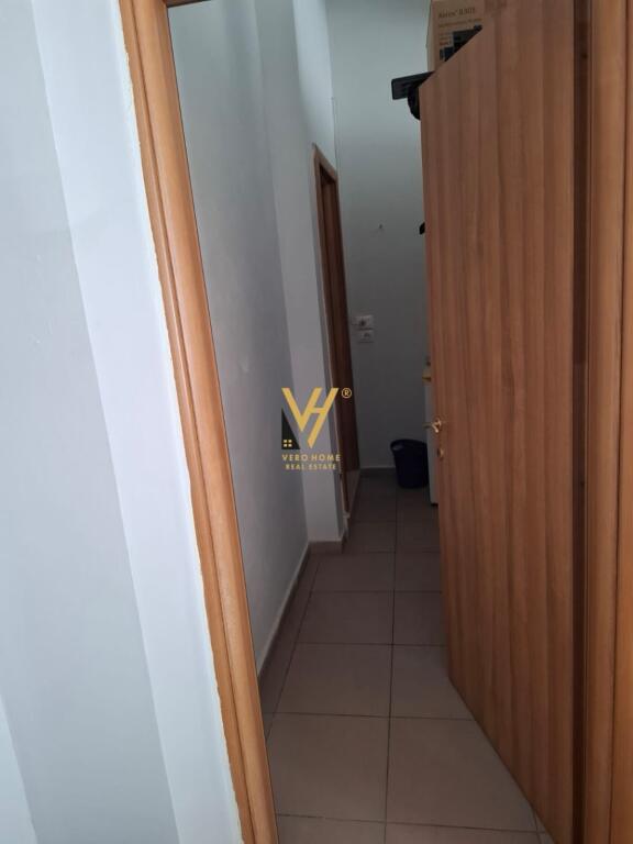 JEPET ZYRE 32 M2 ME QERA TE DONIKA CENTER 40.000 LEKE