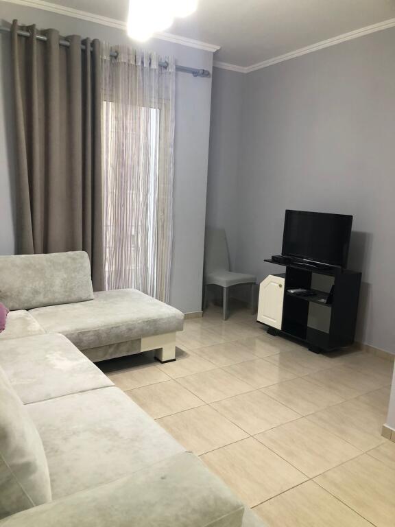 Jepet me qira apartament 2+1+2 në Misto Mame, Tiranë!
