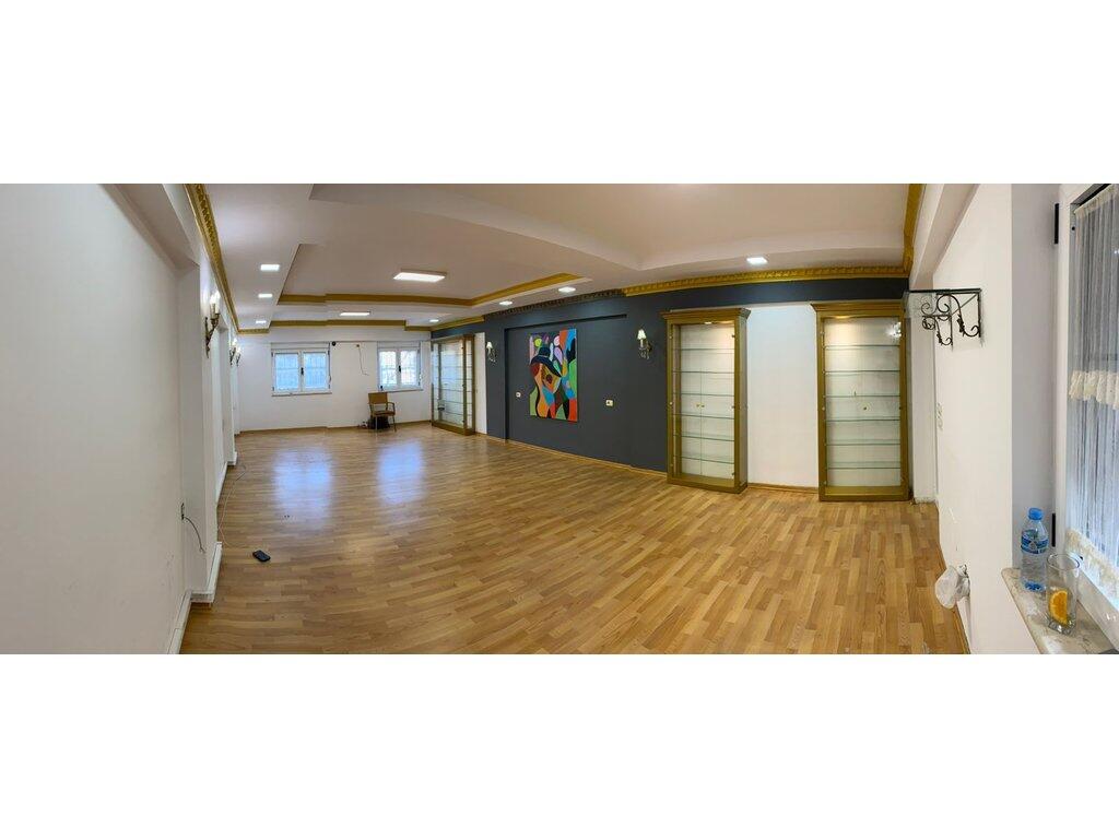 Rent, Business Premises+ Parking Spot, Tirana Center