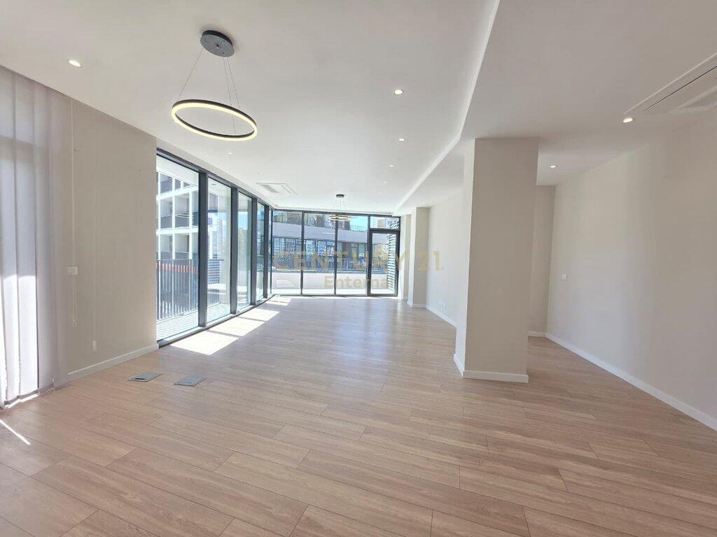 UFFICIO IN AFFITTO + POSTO AUTO – Residenca Lake View, Tirana