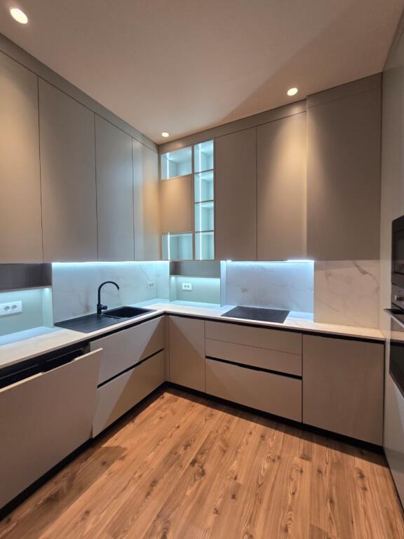 APARTAMENT LUKSOZ 2+1 ME QERA TE KOMPLEKSI DELIJORGJI