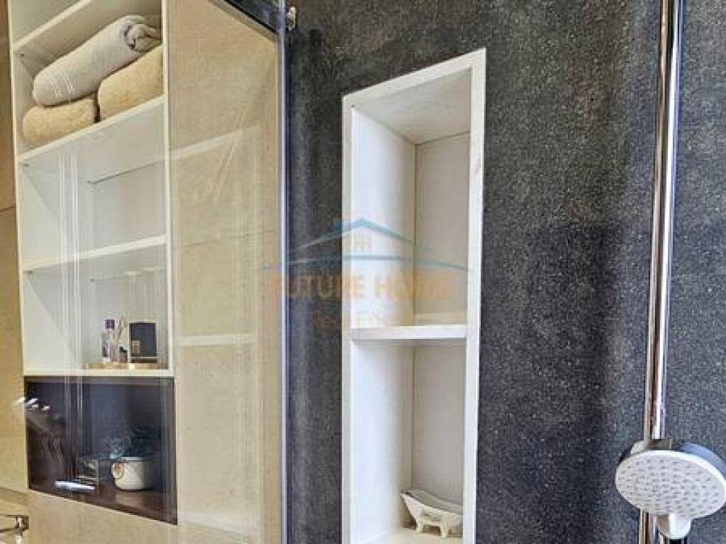 Shitet, Apartament 3+1+2, Liqeni i Thate, Tirane