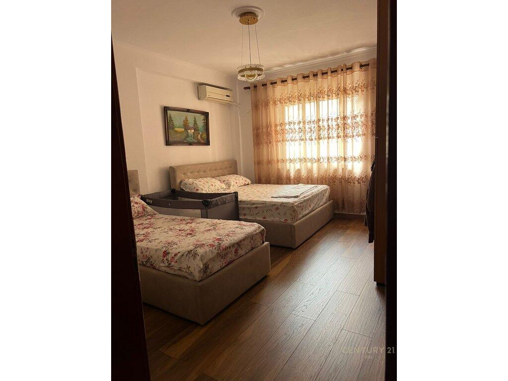 SHITET APARTAMENT 1+1 PRANE PAZARIT TE RI ! - 170,000 €