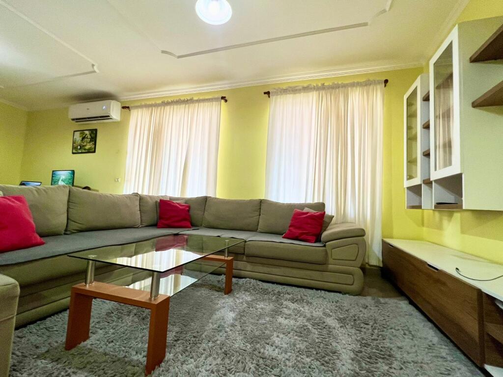 APARTAMENT 2+1+2 ME QIRA NE ASTIR