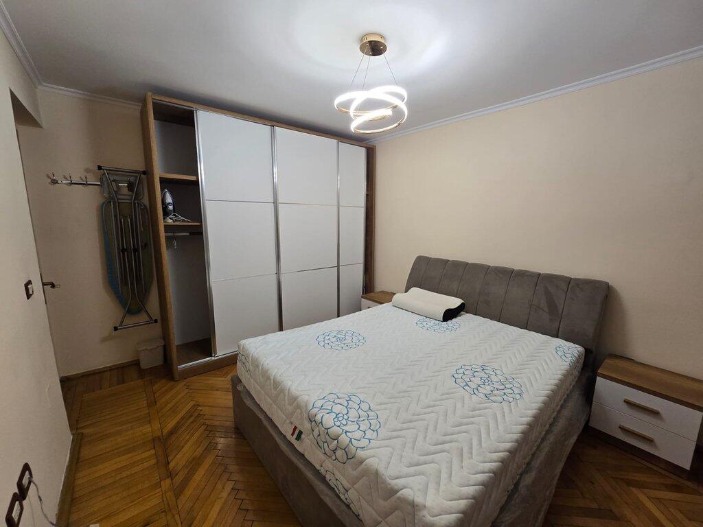 Jepet me Qira – Apartament 1+1 pranë ish-Stacionit të Trenit, Tiranë