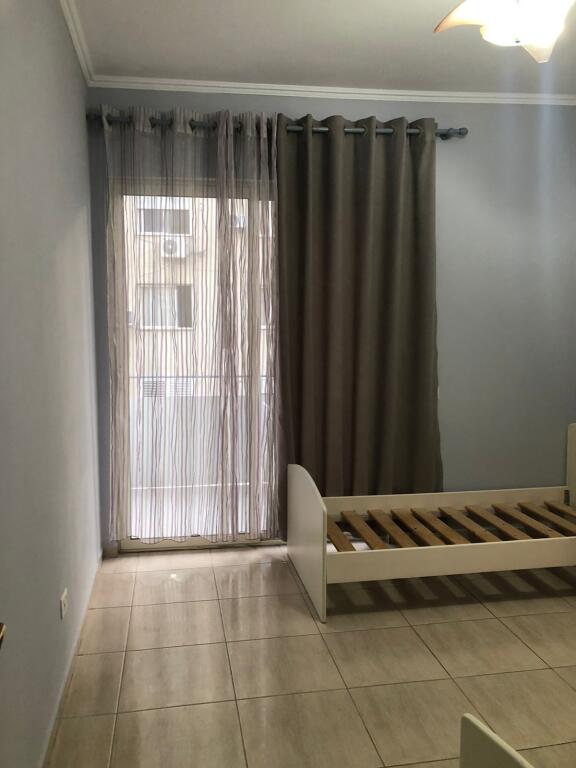 Jepet me qira apartament 2+1+2 në Misto Mame, Tiranë!
