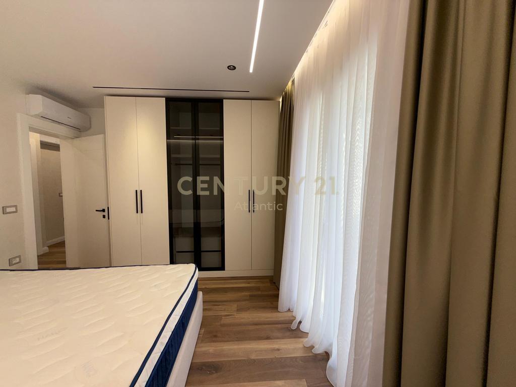Apartament 2+1 Me Qira në Plazh, Stacioni i pare -Durrës!