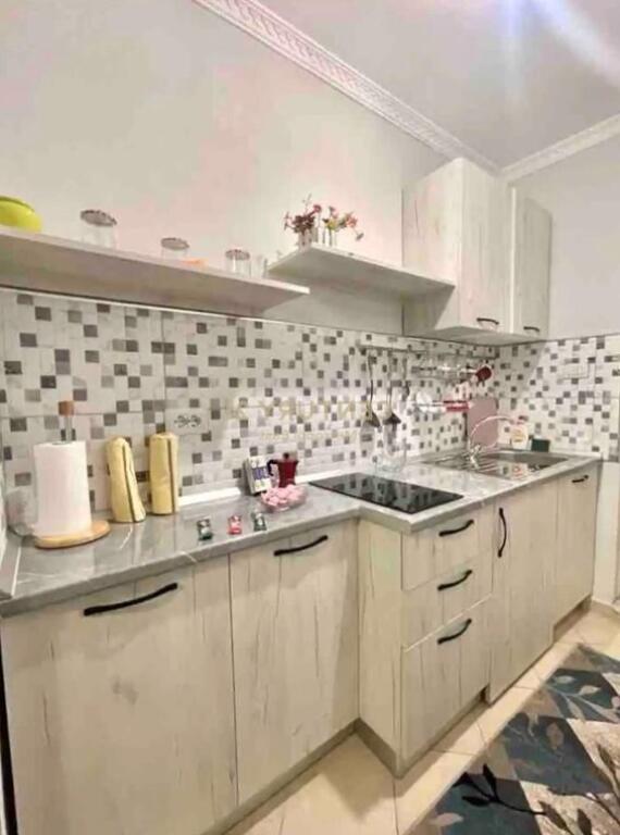 JEPET ME QIRA STUDIO -APARTAMENT 40m2 NE RRUGEN RRESHIT COLLAKU