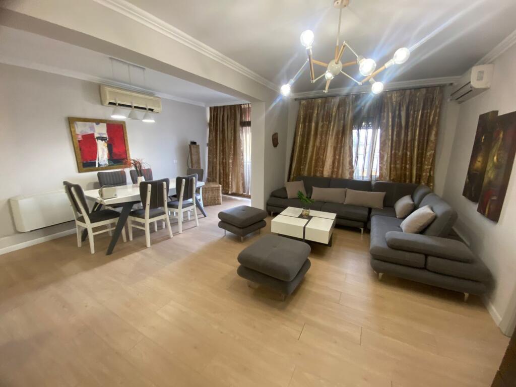 APARTAMENT 3+1 PER QERA NE QENDER