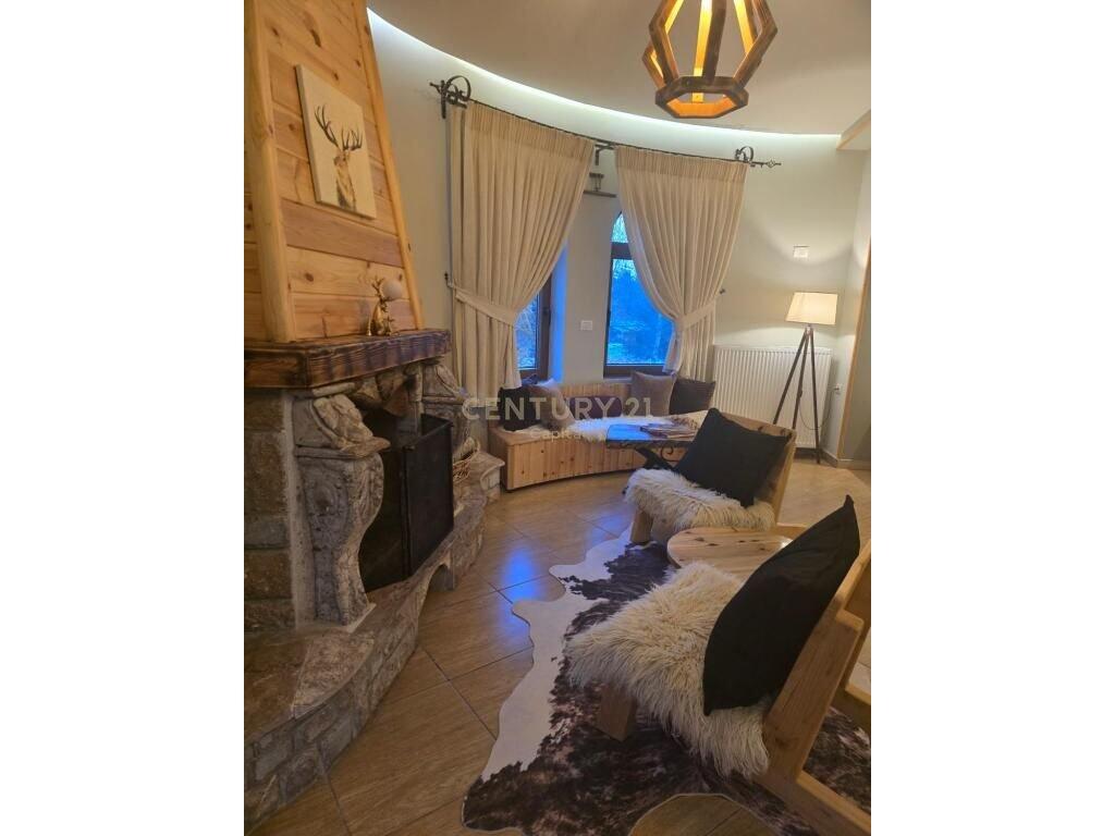 1.300 € /mese-Hotel in affitto a Voskopojë, Korçë