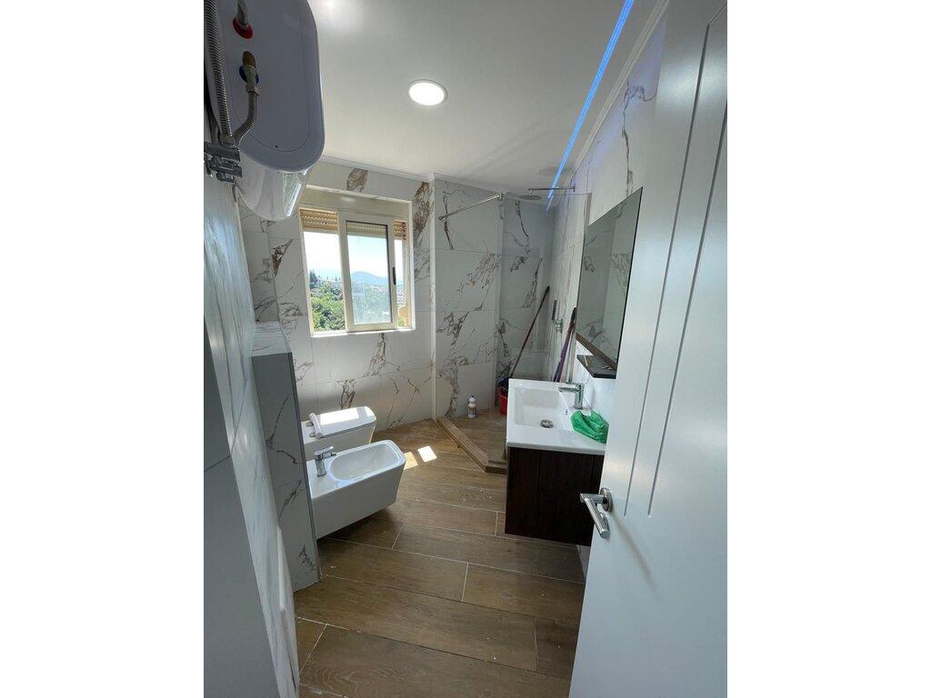 FRESK, SHITET APARTAMENT 3+1+2, ÇMIM 1000€/m²! - 124,000 €