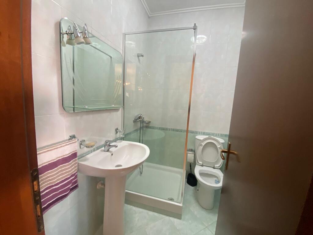 Jepet me qira apartament 3+1+2